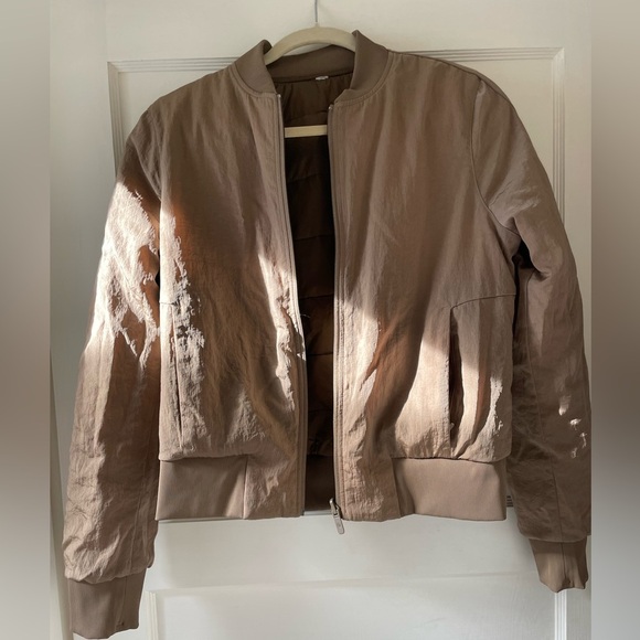 Lululemon Non-Stop Bomber Jacket. Reversible! - Picture 10 of 12